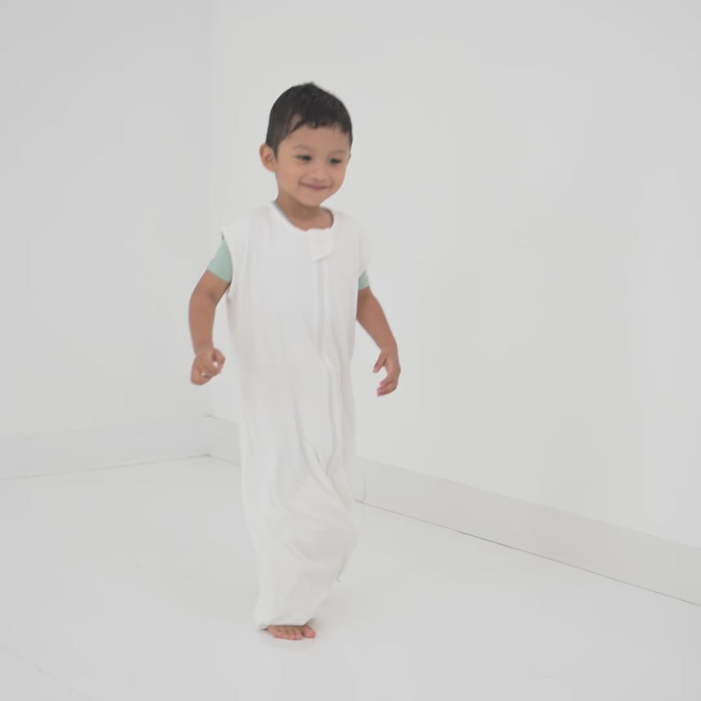 Video of child walking in Sleep Bag Walker in Cloud 0.5